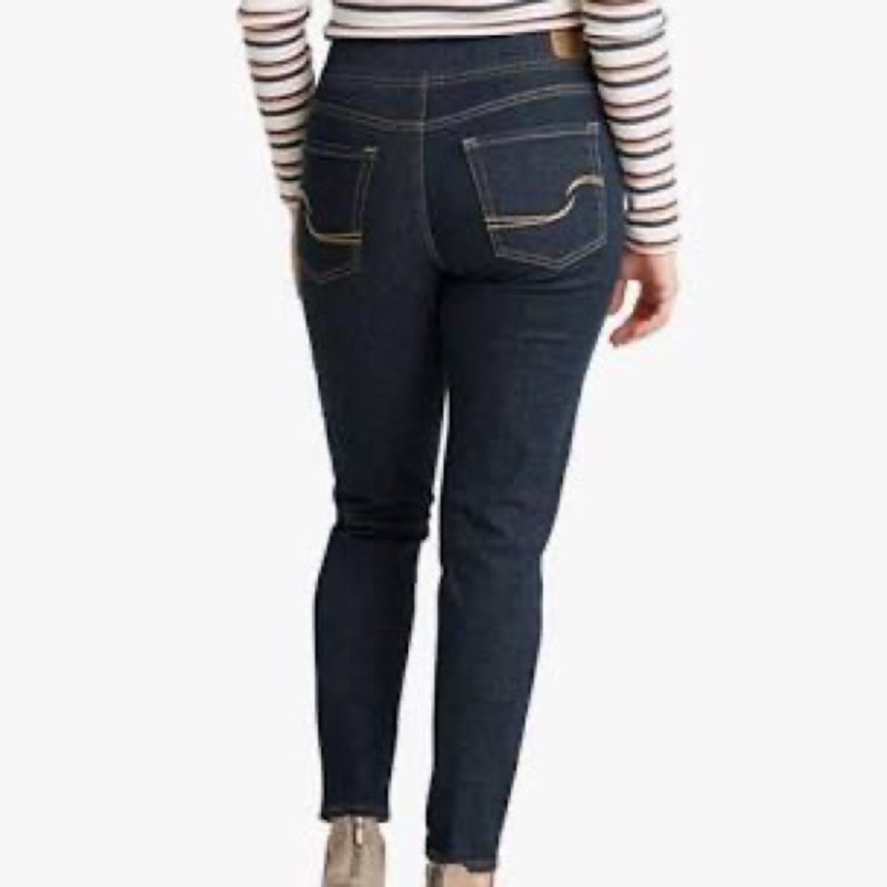 NWT Levi’s Signature Pull on Skinny Jeans. Size 14S.